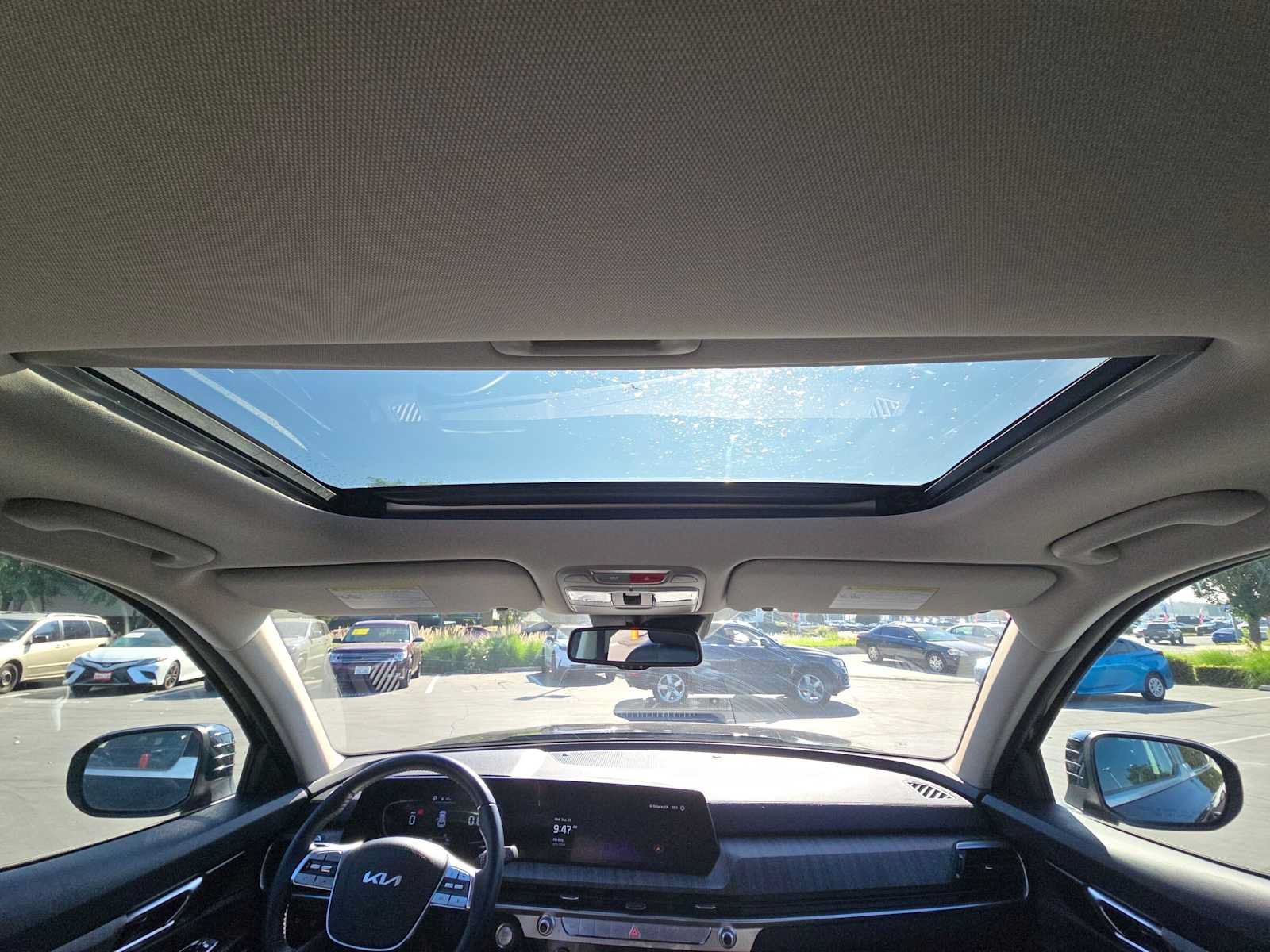 Used 2024 Kia Telluride EX w/ EX Captain's Chair Package FWD image 21