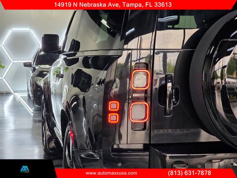 Used 2023 Land Rover Defender 90 X image 10