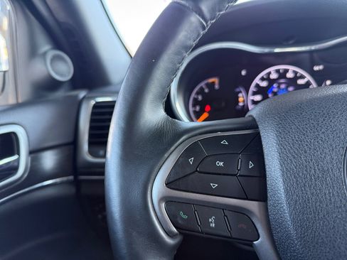 Used 2018 Jeep Grand Cherokee Limited w/ Trailer Tow Group IV image 18