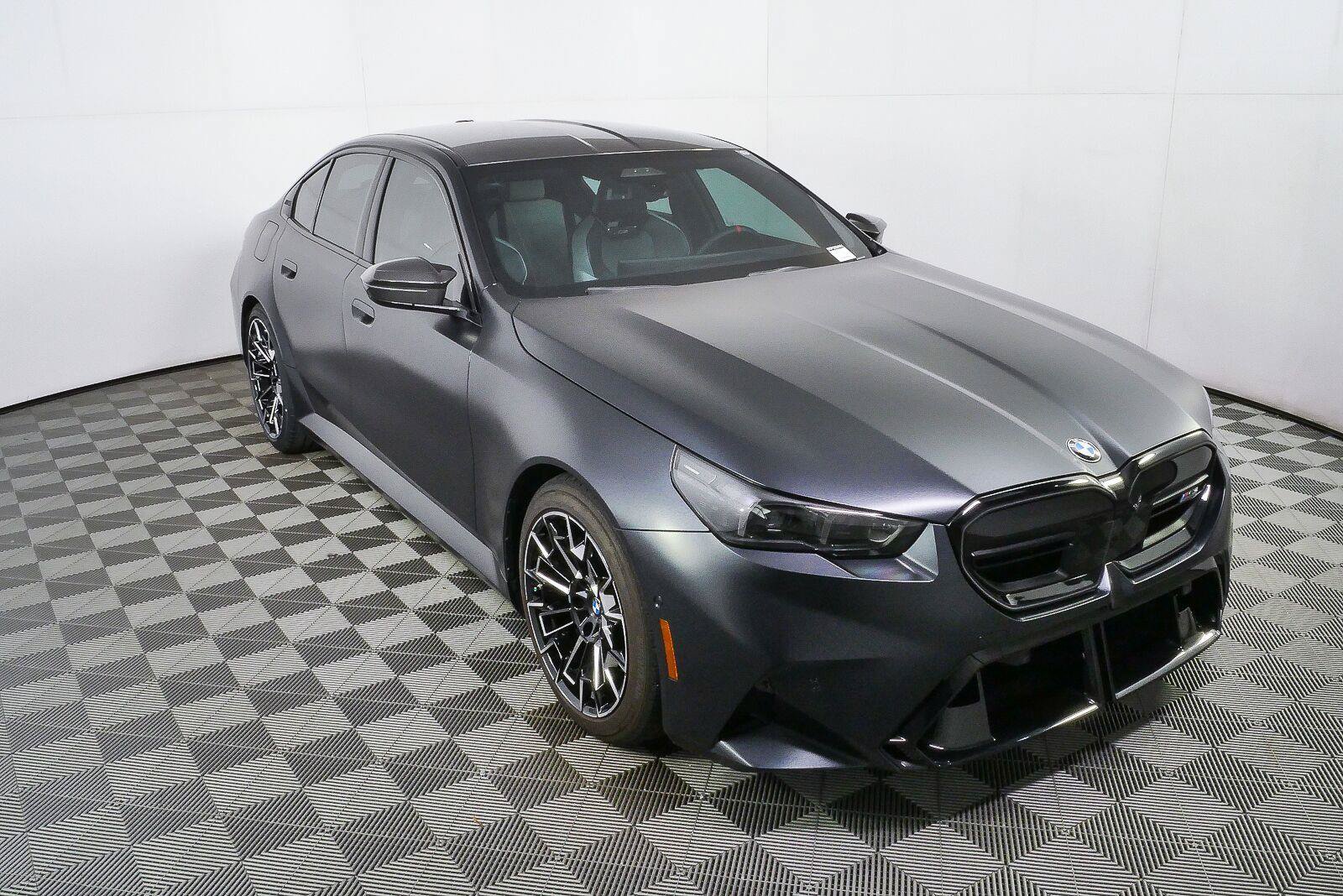 Used 2026 BMW M5 w/ Carbon Package AWD/4WD image 22