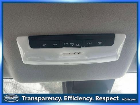 Certified 2025 Nissan Versa SV w/ Trunk Package image 30