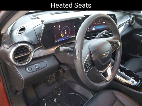 Used 2024 Chevrolet Trax ACTIV w/ Sunroof Package image 9