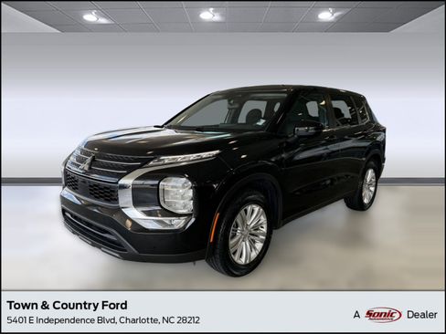 Used 2024 Mitsubishi Outlander ES FWD image 1