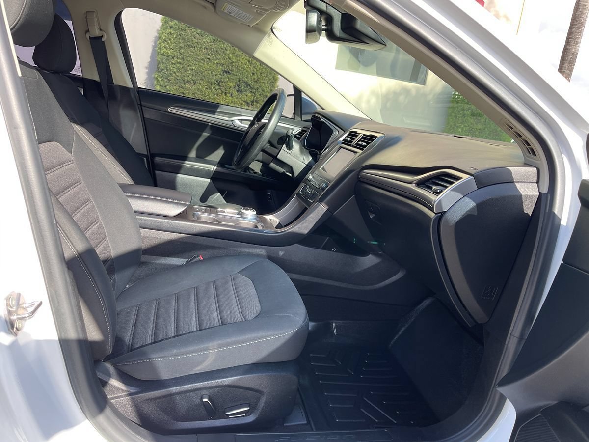 Used 2019 Ford Fusion SE FWD image 24