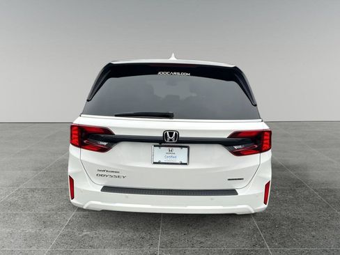 Certified 2025 Honda Odyssey Touring image 5