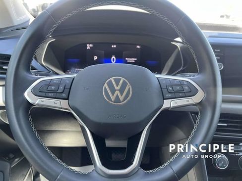 Used 2023 Volkswagen Taos SE FWD image 17