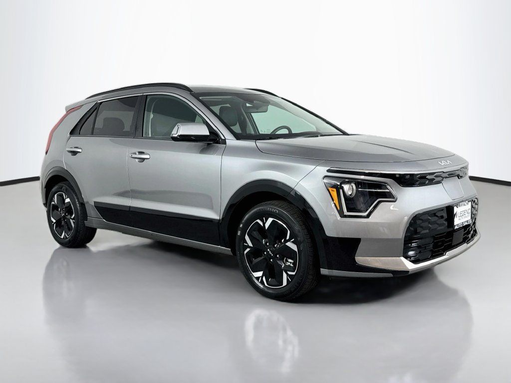 Used 2024 Kia Niro Wind w/ Wind Preserve Package FWD image 4