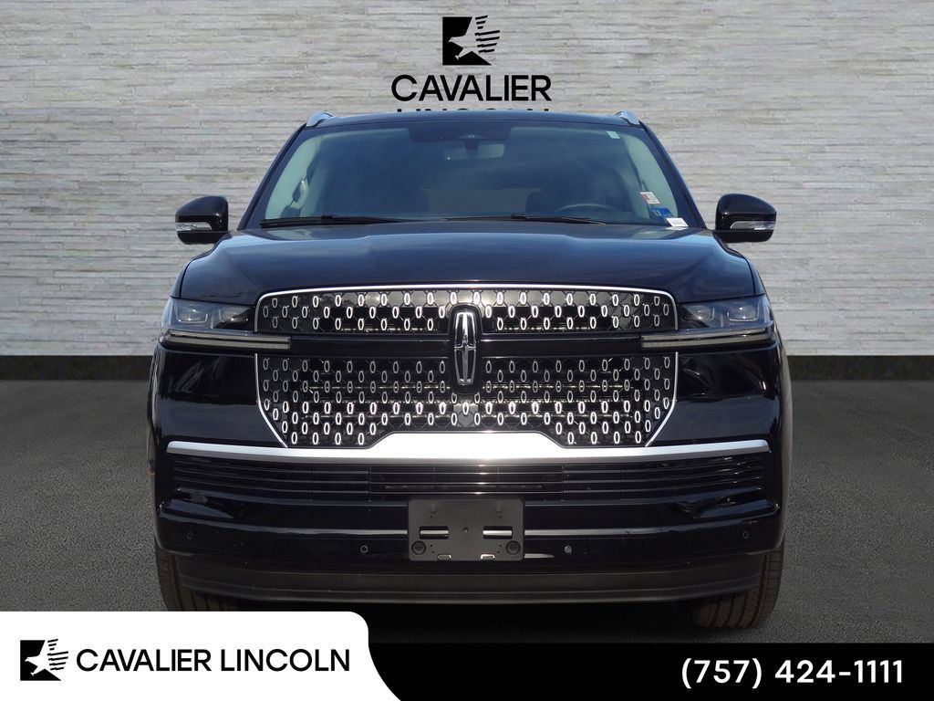 Used 2026 Lincoln Navigator L Premier AWD/4WD image 5