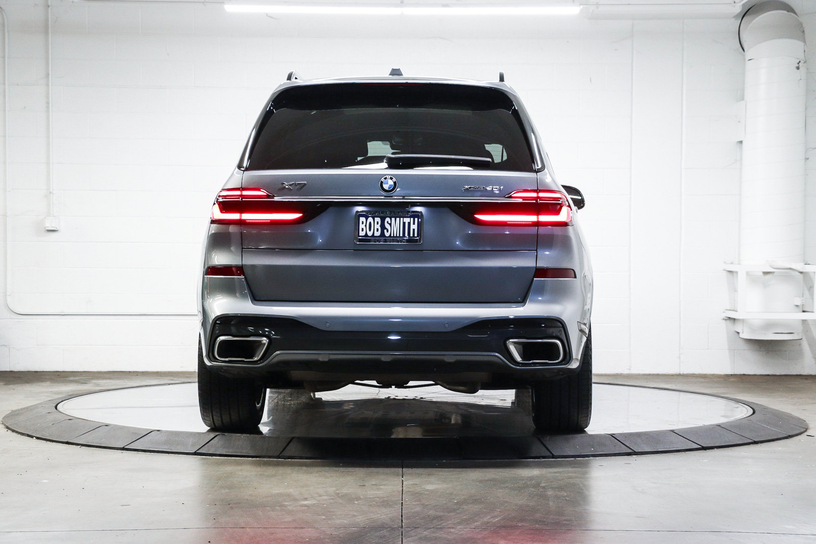 Certified 2024 BMW X7 xDrive40i w/ M Sport Package AWD/4WD image 5