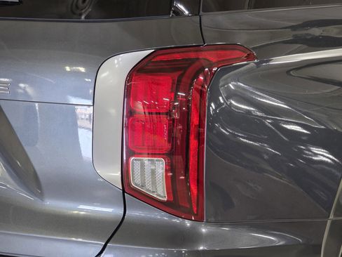 Used 2021 Hyundai Palisade SEL w/ Convenience Package image 11