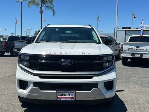 New 2026 Ford Expedition Max Platinum w/ Platinum Ultimate Package AWD/4WD image 8