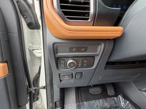 Used 2022 Ford Expedition Platinum AWD/4WD image 14
