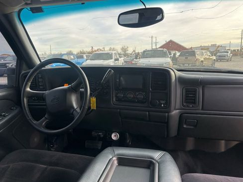Used 2001 Chevrolet Silverado 2500 LS image 25