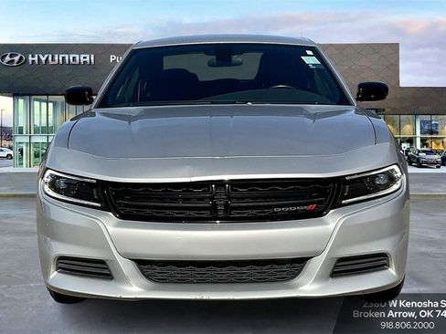Used 2023 Dodge Charger SXT image 3