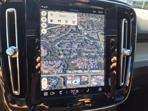 New 2025 Volvo XC40 B5 Core w/ Climate Package image 20