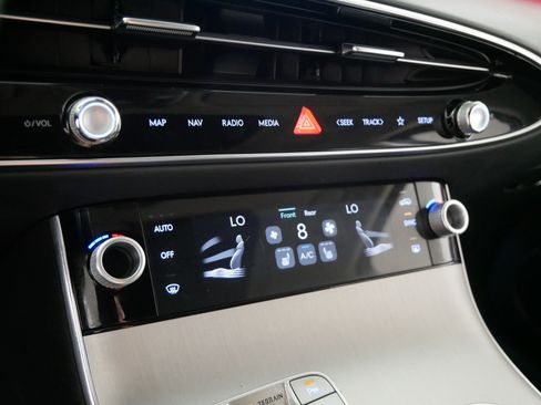 Certified 2026 Genesis GV70 2.5T Select AWD/4WD image 23