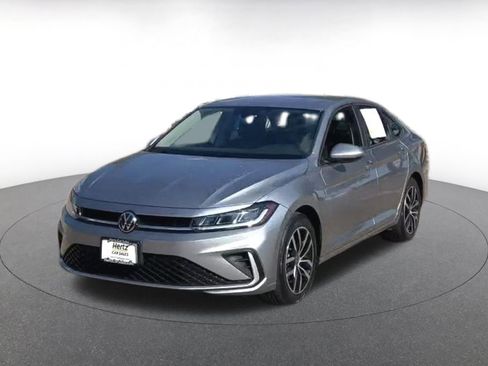 Used 2025 Volkswagen Jetta SE image 7