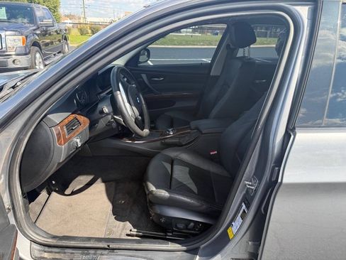 Used 2011 BMW 335i xDrive Sedan AWD/4WD image 9