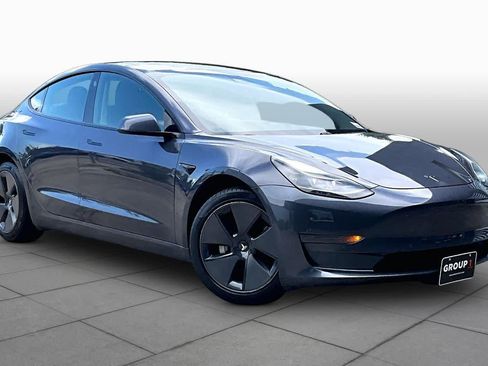 Used 2021 Tesla Model 3 Standard Range Plus RWD image 2