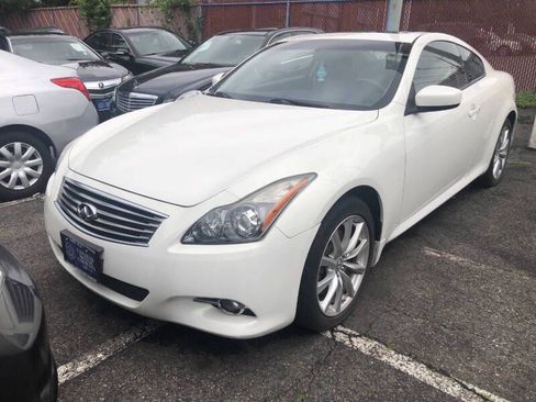 Used 2013 INFINITI G37 x Coupe w/ Premium Pkg image 2