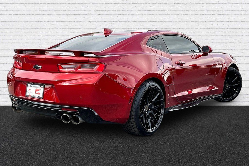Used 2016 Chevrolet Camaro SS RWD image 6