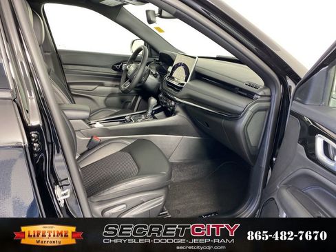 New 2026 Jeep Compass Latitude image 33