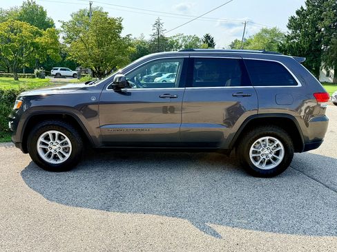 Used 2018 Jeep Grand Cherokee Laredo AWD/4WD image 7