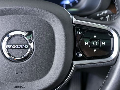 Certified 2025 Volvo XC60 B5 Plus AWD/4WD image 12