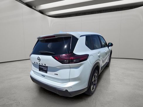 Used 2025 Nissan Rogue SV AWD/4WD image 5