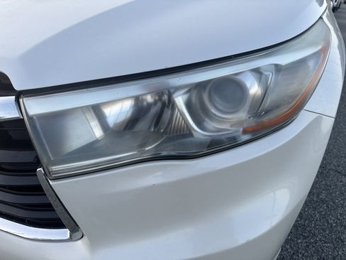 Used 2015 Toyota Highlander XLE image 6