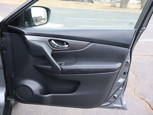 Used 2015 Nissan Rogue S image 26