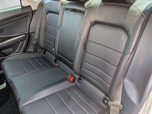 Used 2022 Volkswagen Jetta SE FWD image 19
