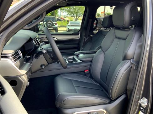 New 2026 Jeep Grand Wagoneer Limited AWD/4WD image 7