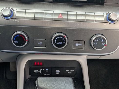 Certified 2024 Hyundai Kona SE image 24