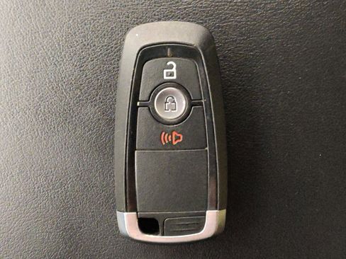 Used 2018 Ford Edge SEL FWD image 32