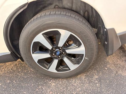Used 2018 Subaru Forester 2.5i Premium w/ All-Weather Package AWD/4WD image 7