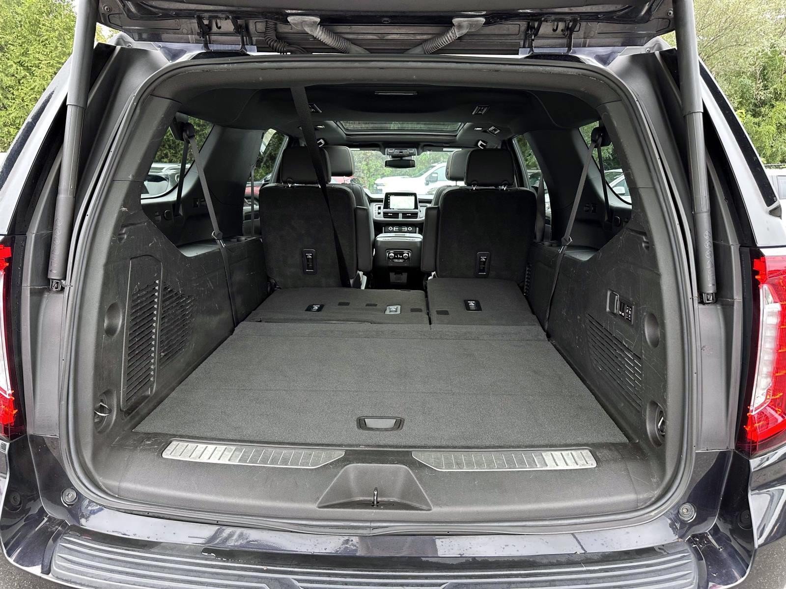 Used 2023 GMC Yukon XL AT4 w/ AT4 Premium Package AWD/4WD image 7