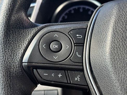 Used 2018 Toyota Camry LE image 18