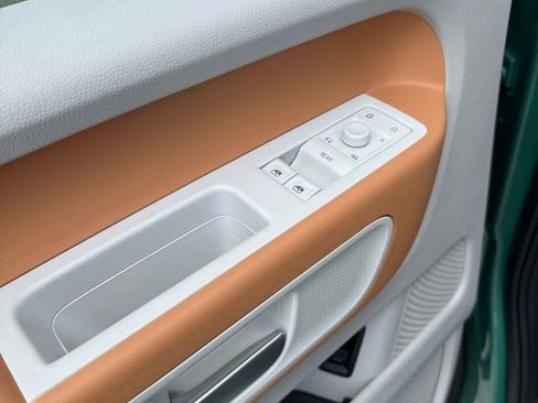 Used 2025 Volkswagen ID. Buzz 1st Edition image 24