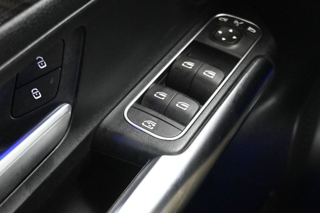 Used 2022 Mercedes-Benz GLA 250 4MATIC image 36
