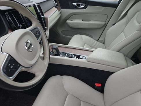 Used 2021 Volvo XC60 T8 Inscription Expression AWD/4WD image 10