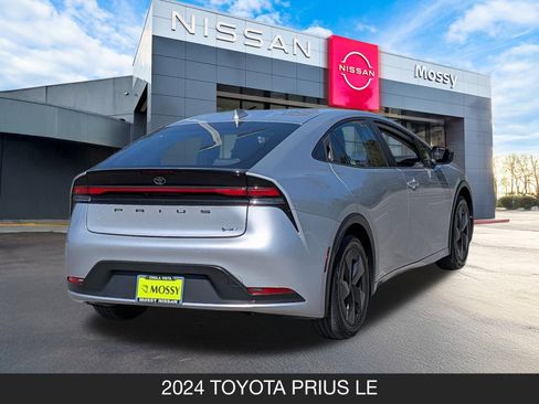 Used 2024 Toyota Prius LE image 8