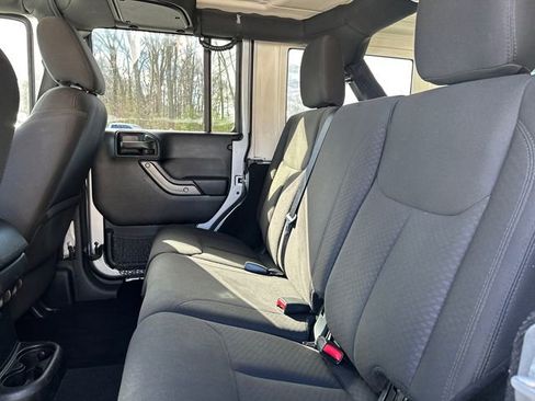 Used 2016 Jeep Wrangler Unlimited Sport image 17