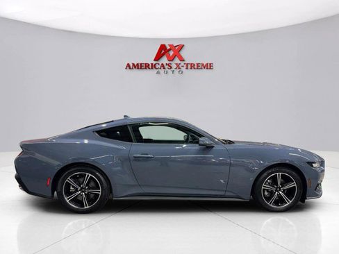 Used 2025 Ford Mustang Coupe image 8