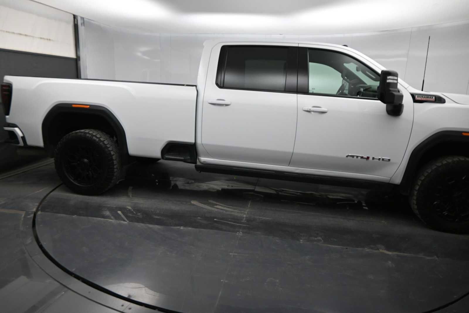 Used 2024 GMC Sierra 2500 AT4 w/ AT4 Premium Plus Package AWD/4WD image 13