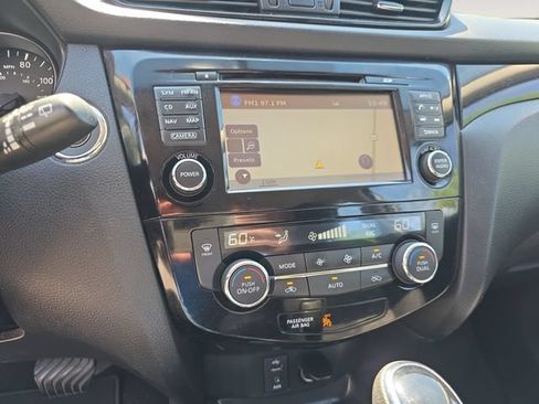Used 2018 Nissan Rogue Sport SV w/ SV Technology Package AWD/4WD image 10