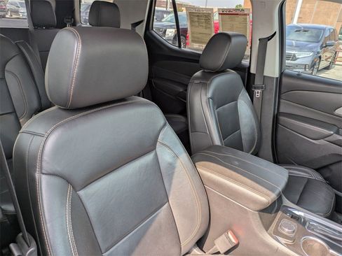 Used 2020 Chevrolet Traverse RS image 28