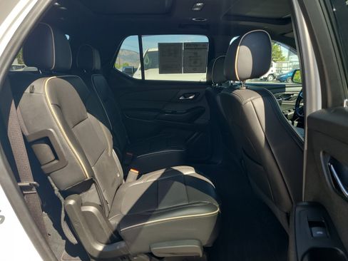 Used 2022 Chevrolet Traverse Premier AWD/4WD image 28