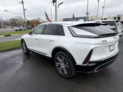 Used 2024 Cadillac Lyriq Luxury image 7