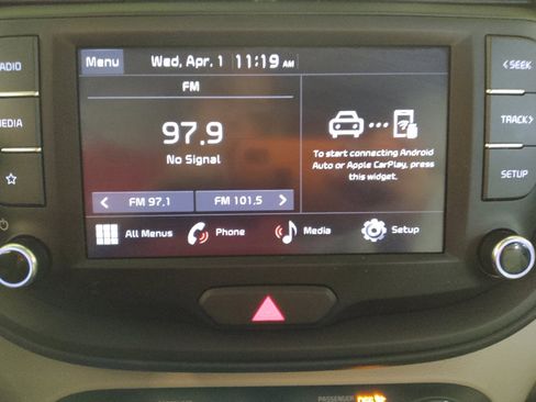 Used 2025 Kia Soul LX w/ LX Technology Package image 25